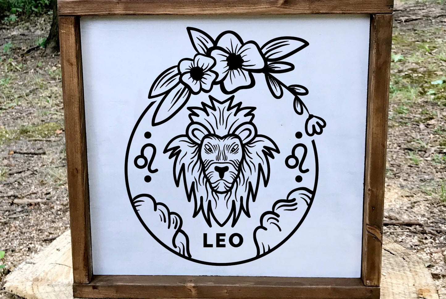 Leo Zodiac Wood Sign, 8x8 Hand Painted Lion Wall Art, Fire Sign Astrology Decor, August Birthday Gift, Minimalist Celestial Star Sign Plaque
