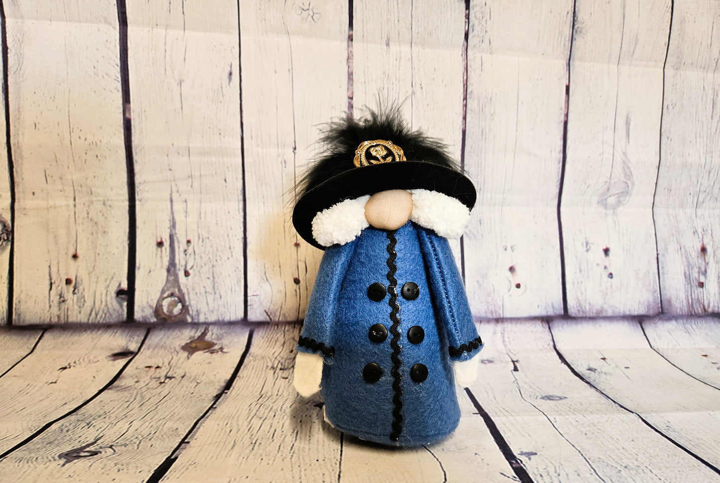 Granny Matilda Gnome Home Doll Decoration