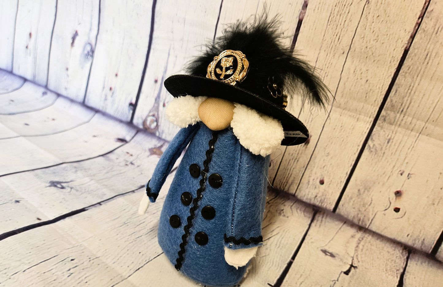 Granny Matilda Gnome Home Doll Decoration