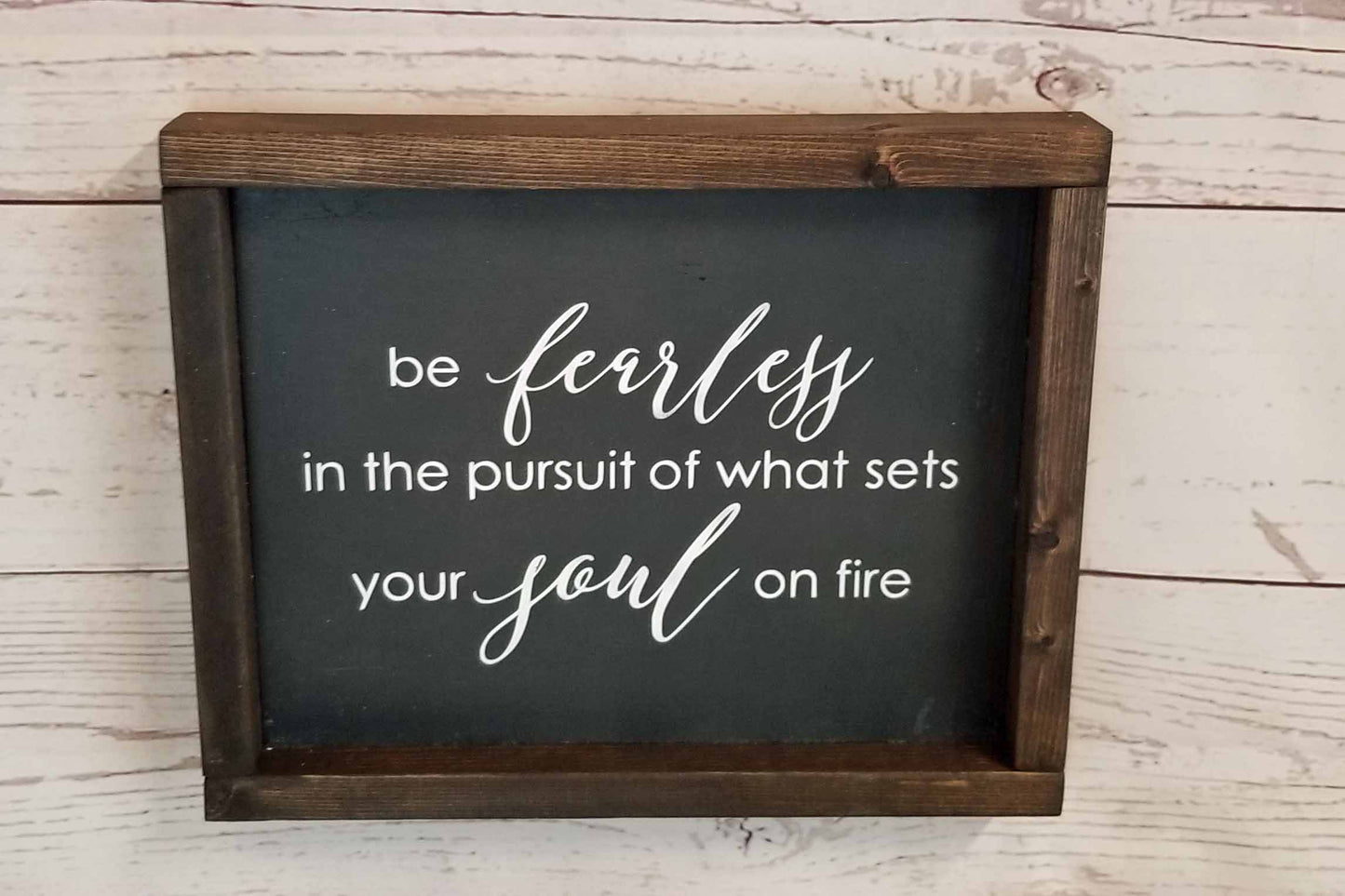 "Be Fearless" Inspirational Wood Sign – Soul on Fire Quote Art – Motivational Wall Decor for Office, Dorm, or Nursery – Handcrafted Gift for Grads & Dreamers