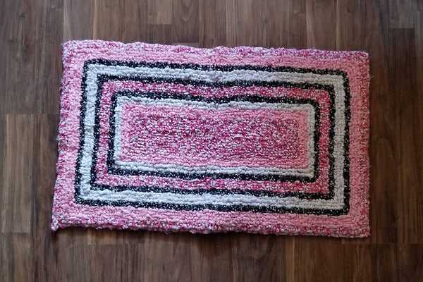 Geometric locker hook rug